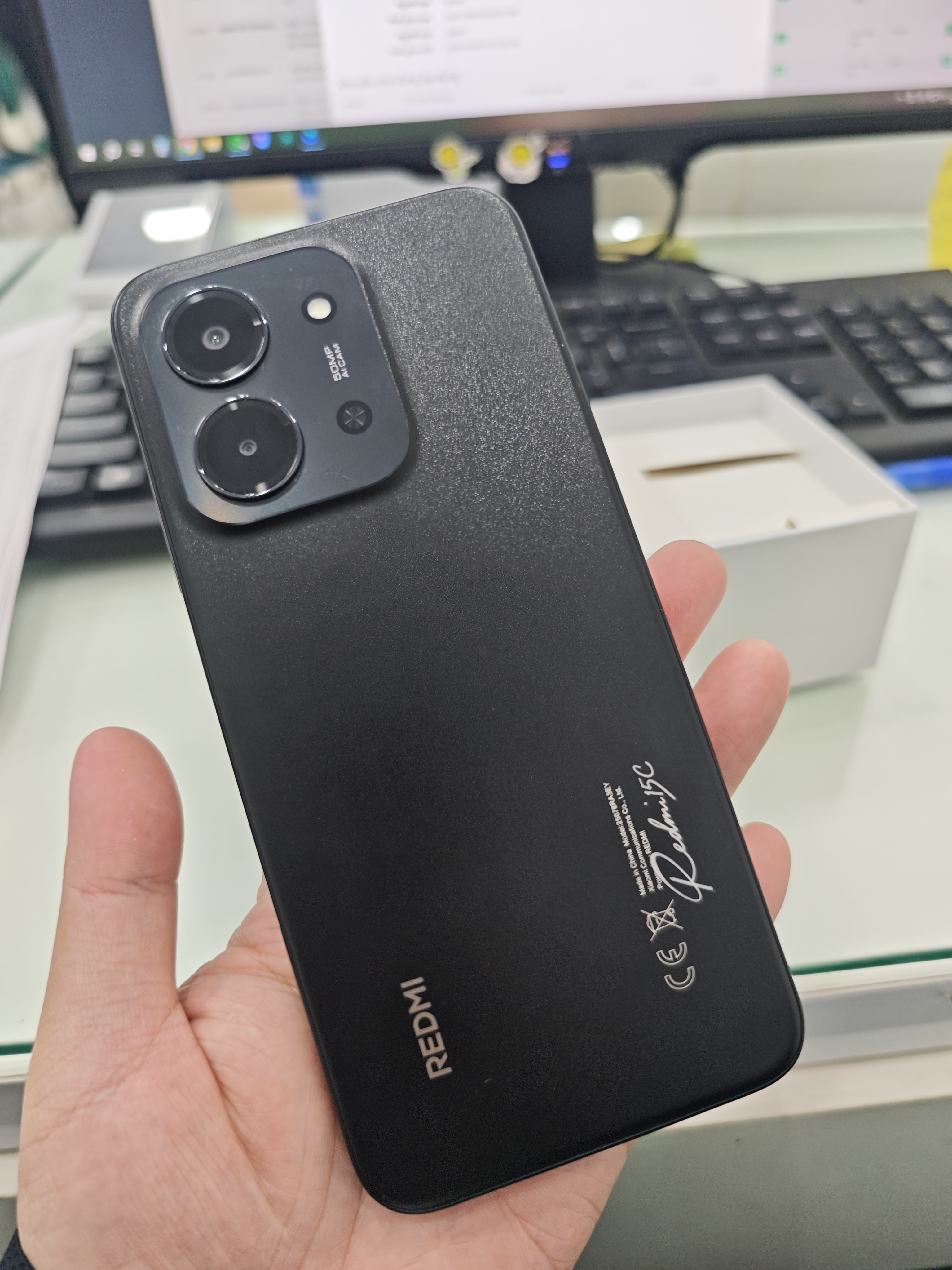 ĐIỆN THOẠI DI ĐỘNG (TEL) REDMI 15C 6.9"/MTK Helio G81 Ultra/4G/128G/50MP+QVGA/8MP/6000mAh (25078RA3EY)/ĐEN (6932554446833) 