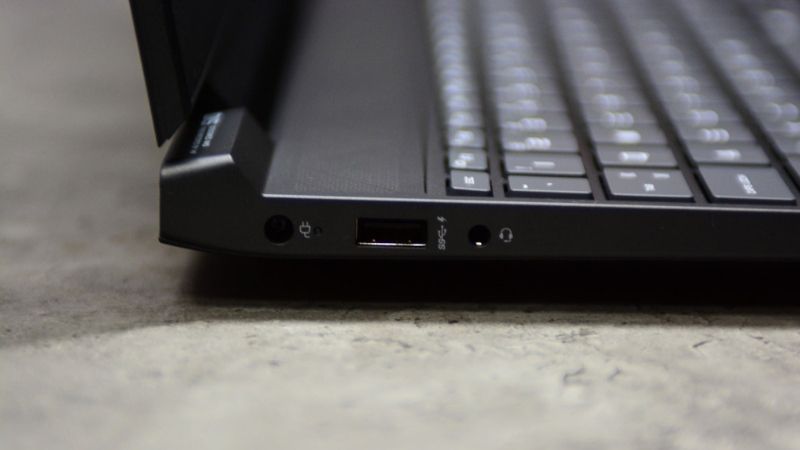 Hỗ trợ đa dạng cổng kết nối ổn định.