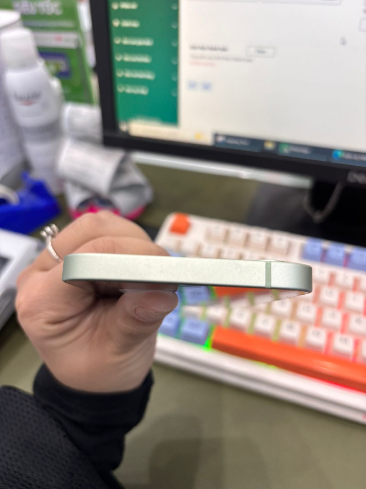 ĐTDĐ Apple iPhone 12 64GB  - Cũ -  749 giải phóng hn