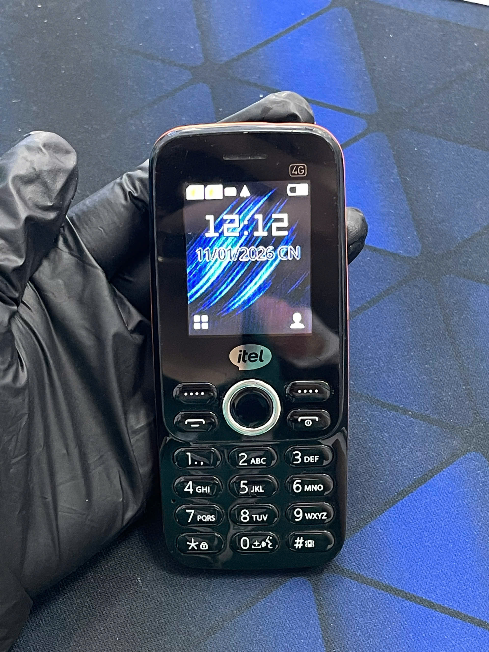 Điện thoại di động Itel it8010, màu Đen (Black) - Cũ, TBH