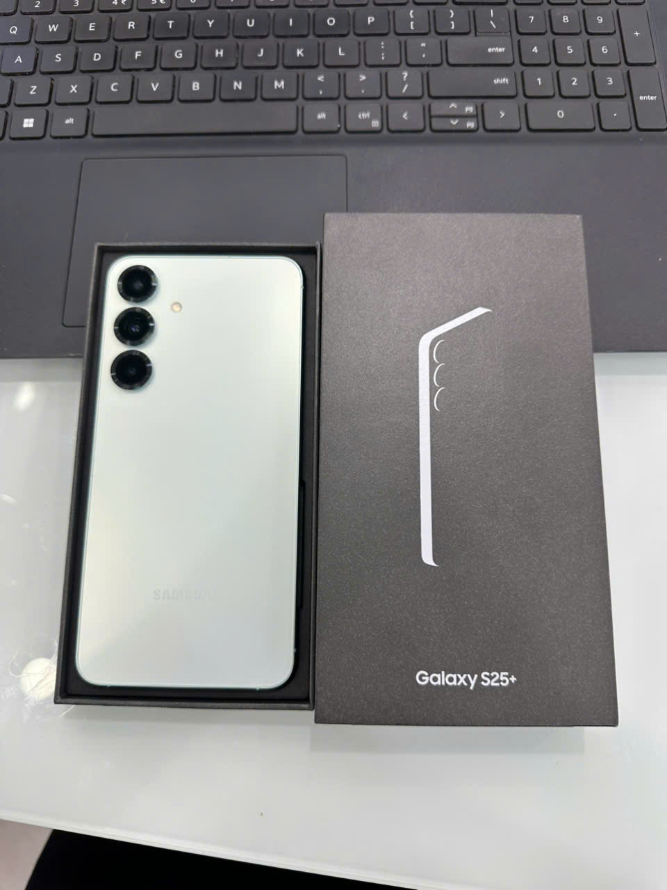 Samsung Galaxy S25 Plus - 12GB/256GB