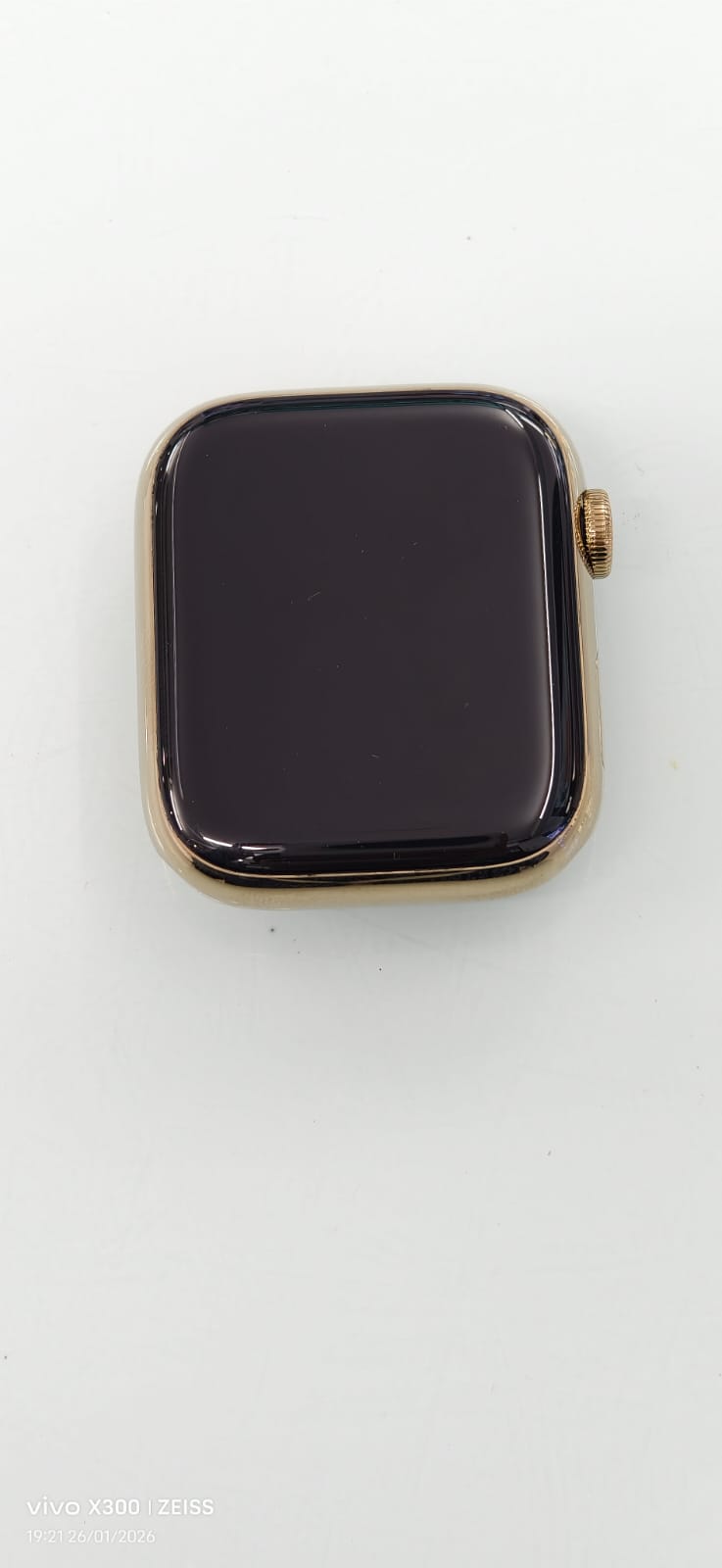 Apple Watch Series 8 GPS + Cellular 45mm Gold Stainless Steel Case with Gold Milanese Loop_MNKQ3VN/A - SLQ05P7H6F1