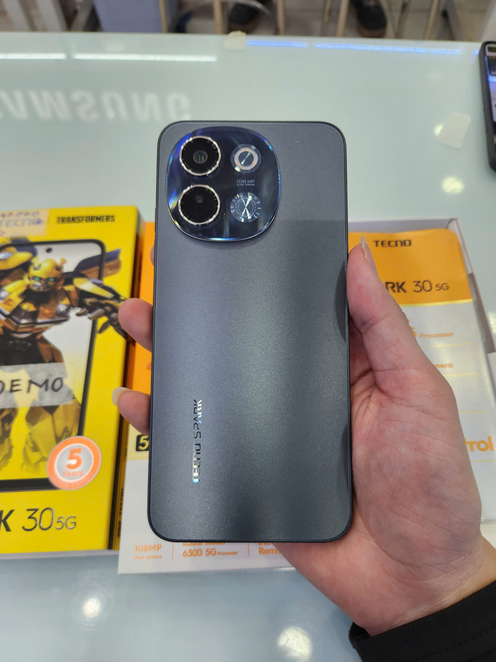 Điện thoại TECNO Spark 30 5G (6+6GB/128GB) TBH