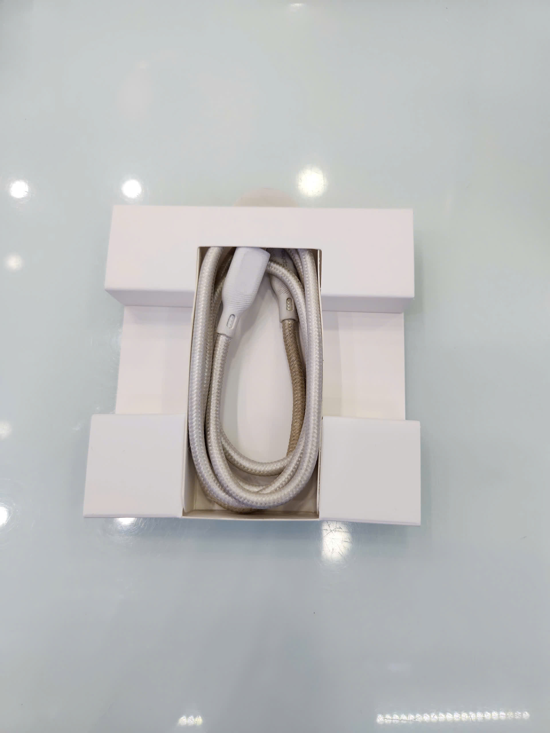 Cáp Mophie Essentials USB-C to Lightning 1M - Chính hãng TBH