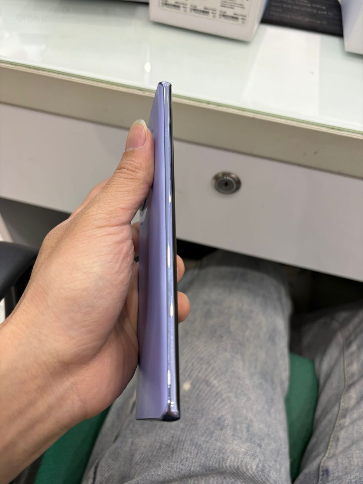 Điện thoại di động Tecno KL8 (Tecno Spark 30 5G) 128+6