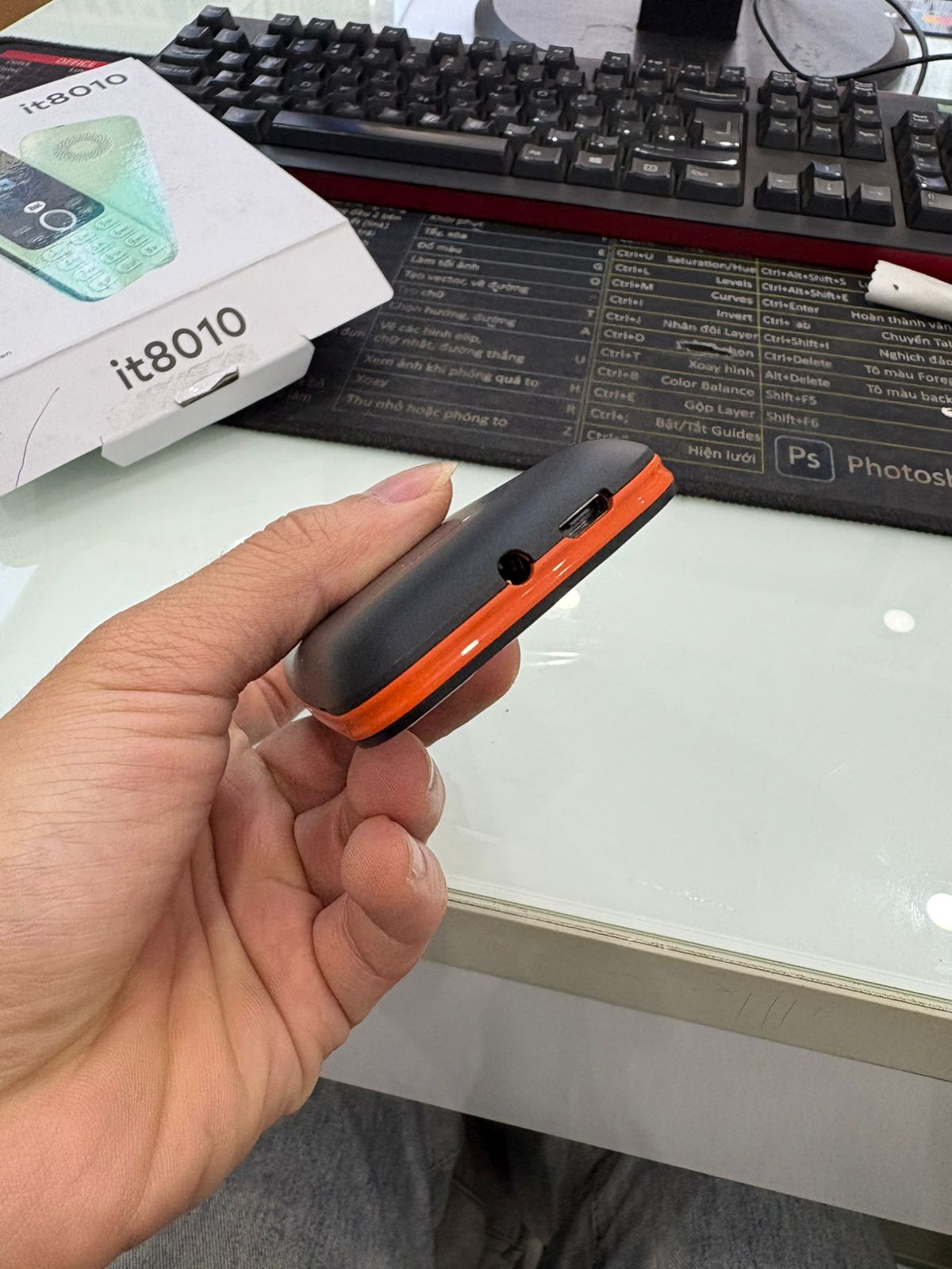 Điện thoại di động Itel it8010, màu Đen (Black)