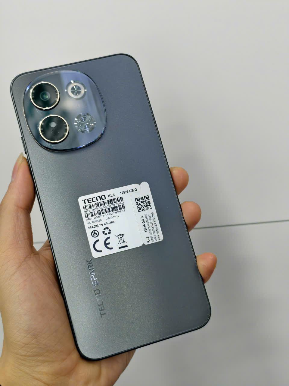 Điện thoại di động Tecno KL8 (Tecno Spark 30 5G) 128+6