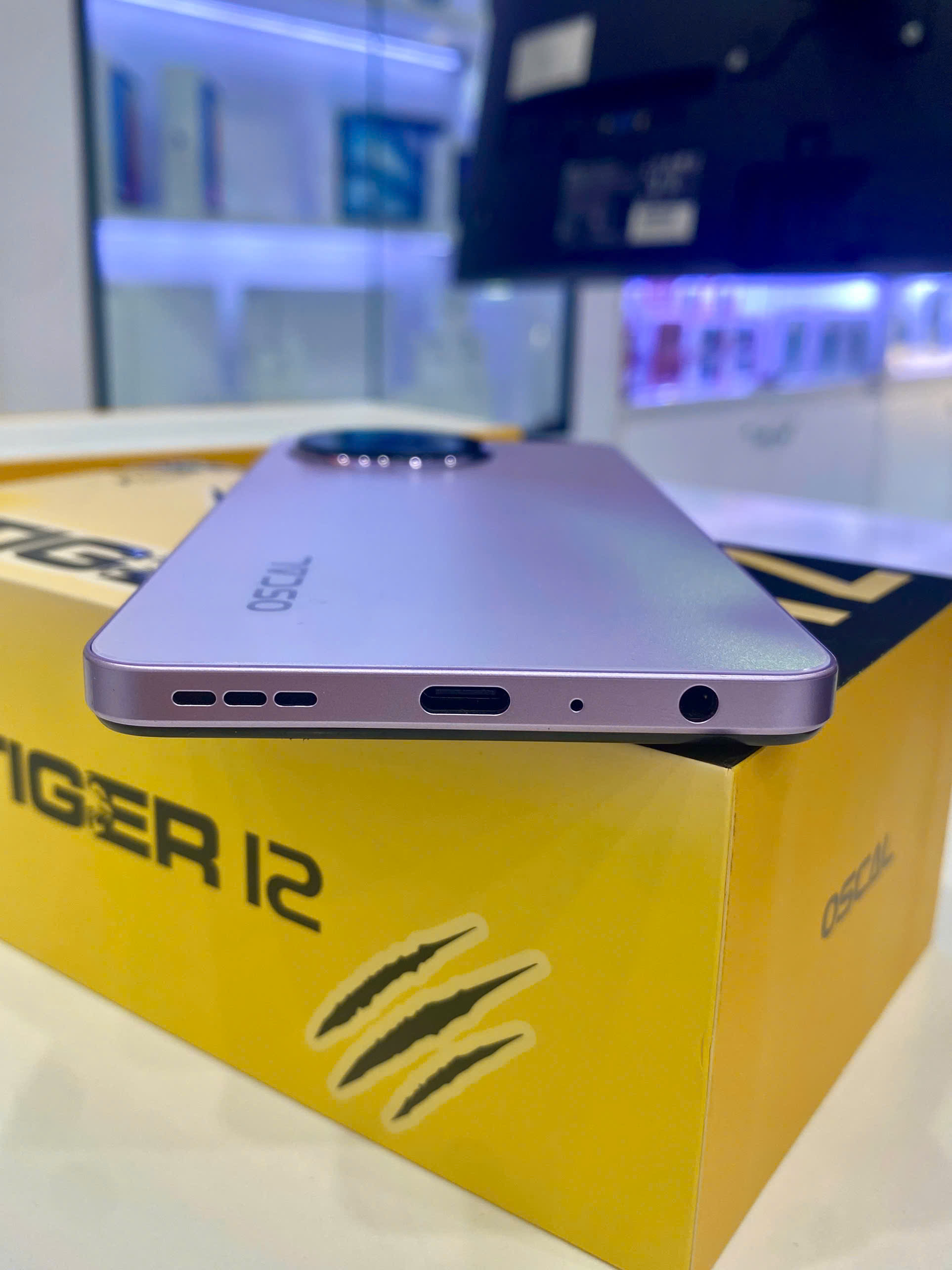 Điện thoại di động OSCAL TIGER 12 (8GB/128GB) - màu tím