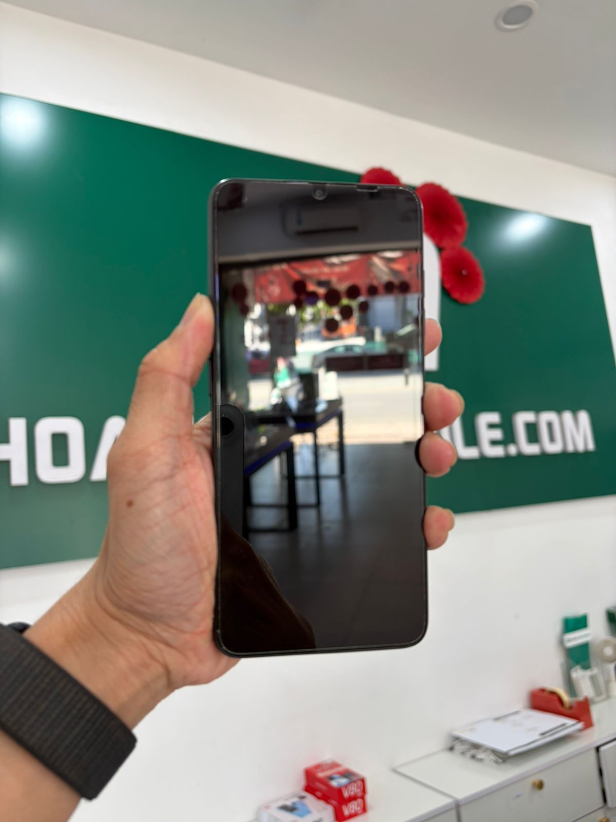 Điện thoại di động thương hiệu HTC Model Wildfire E5 Plus màu Xám (Grey) - 350594130135971 - HE5PLXM