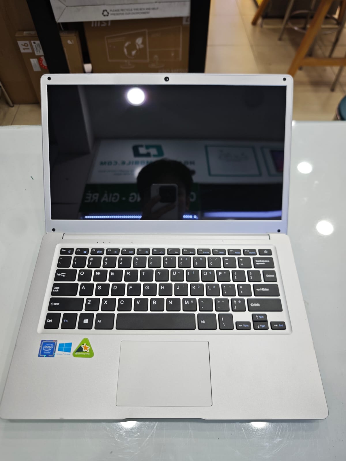 Máy tính xách tay M-SMART MBOOK 1409A 