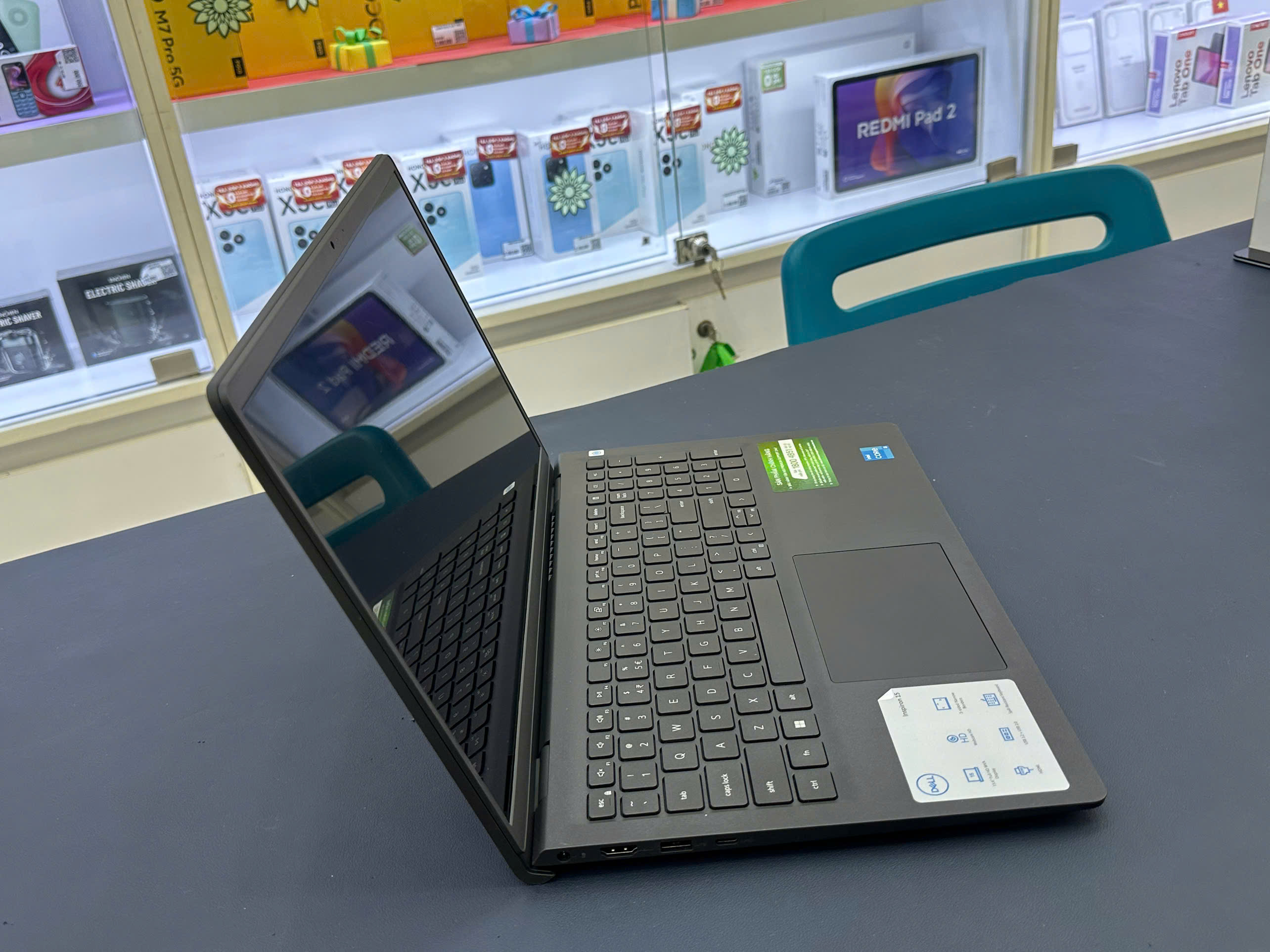 Máy tính xách tay Dell Inspiron 15 3530, i3-1305U, 8GB, 512GB SSD, Intel UHD Graphics (TBH)