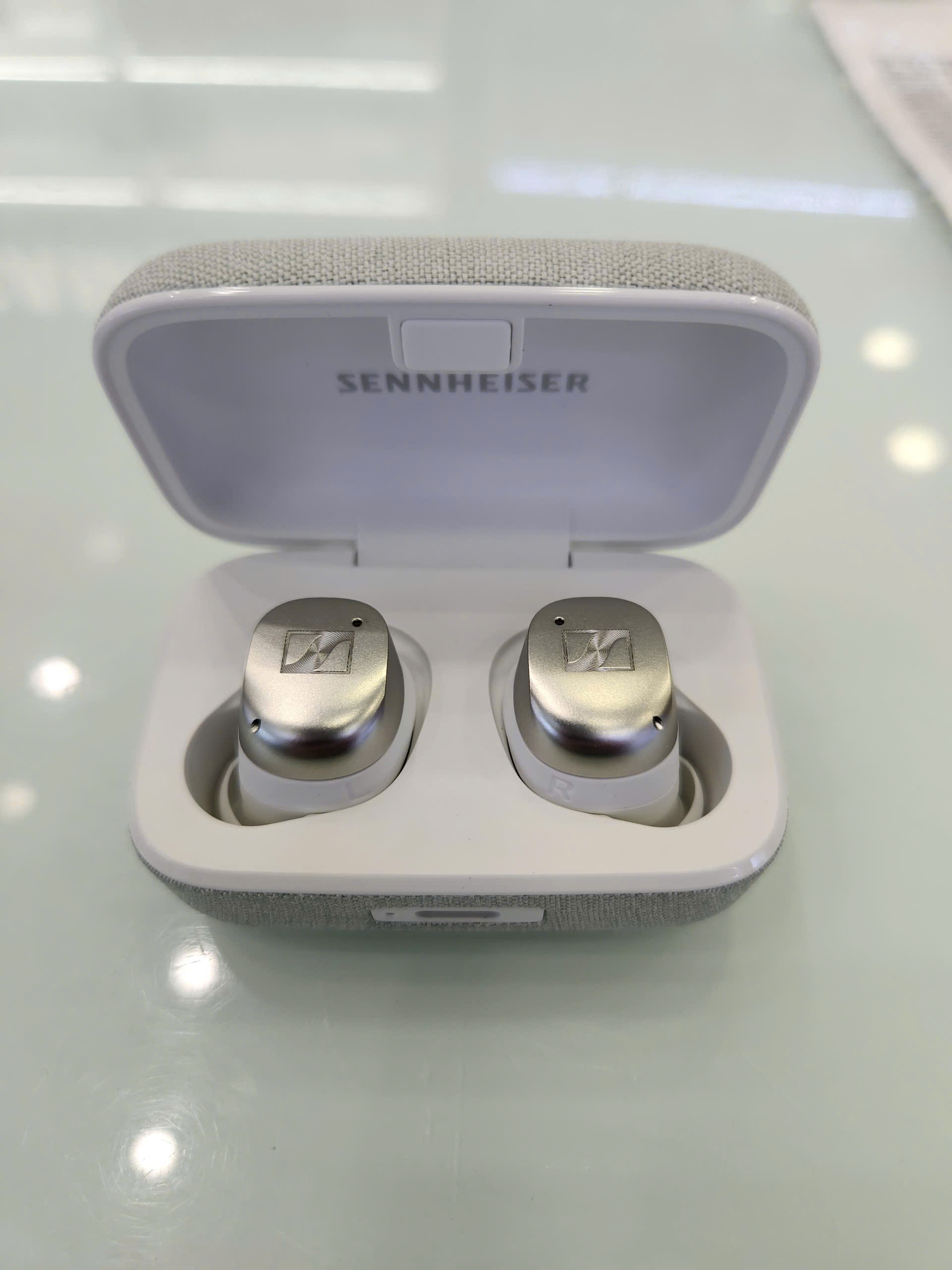 Tai nghe SENNHEISER MOMENTUM TRUE WIRELESS 4 - Chính hãng TBH