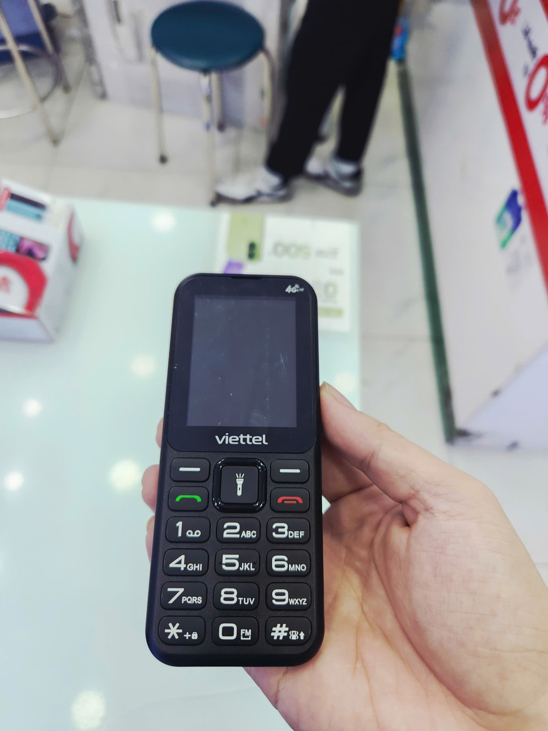 Điện thoại Viettel T2 - 4G (DÙNG MỌI LOẠI SIM) TBH