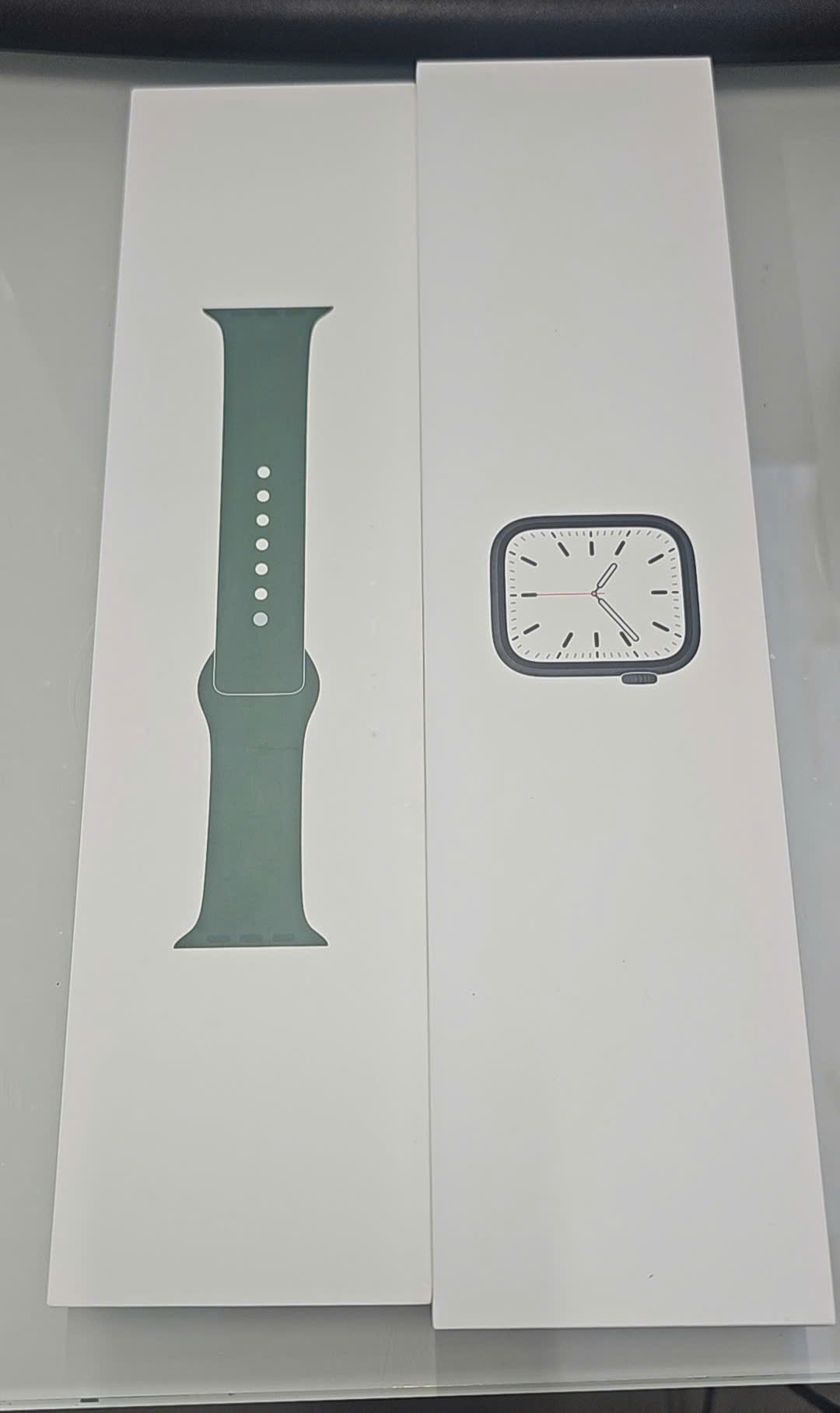 Apple Watch Series 7 GPS + Cellular, 41mm Green Aluminium Case with Clover Sport Band - Regular -  Cũ