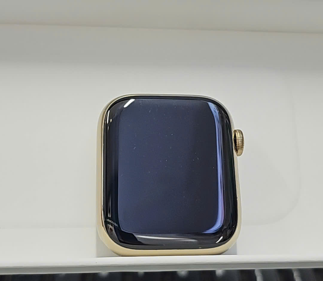 Apple Watch Series 8 GPS + Cellular 45mm Gold Stainless Steel Case with Gold Milanese Loop - Cũ