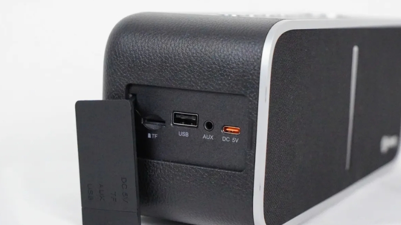 Đầy đủ cổng kết nối tiêu chuẩn.