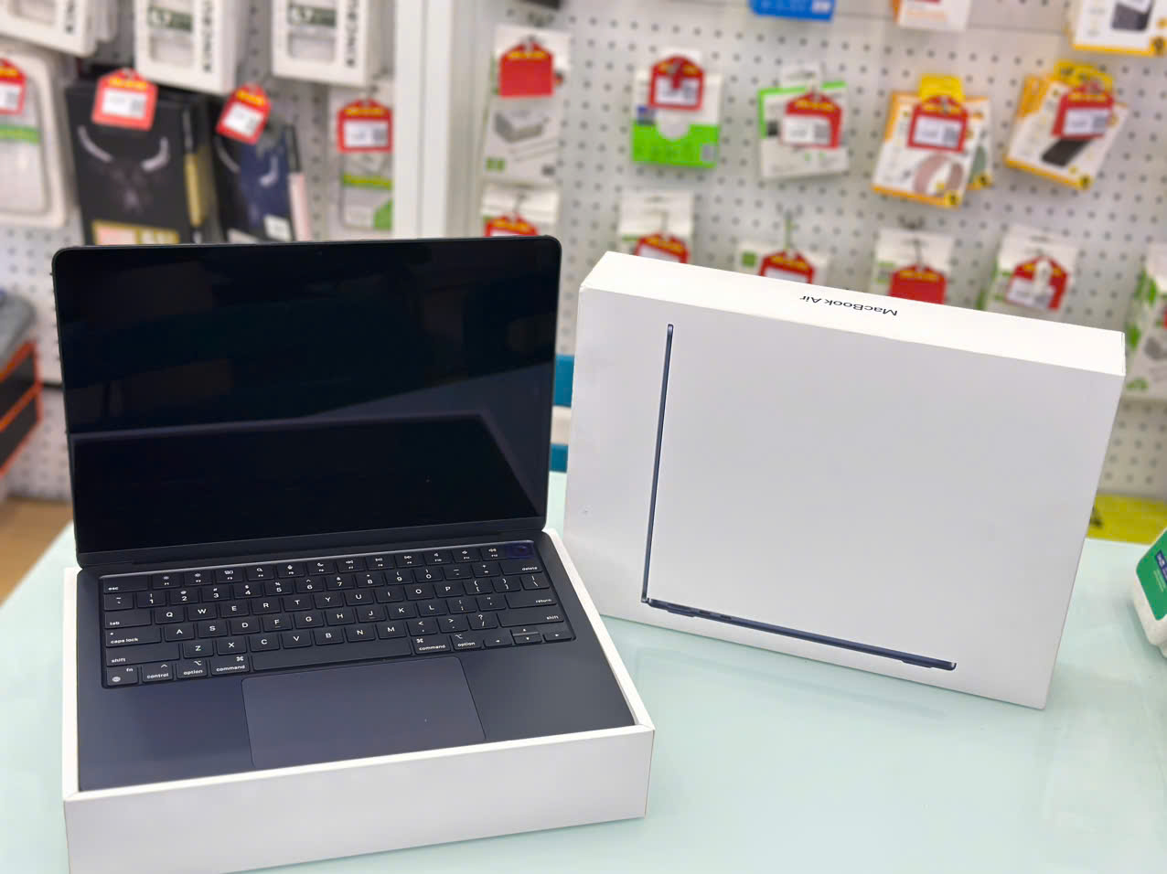 MTXT MacBook Air M2 13.6 inch 2024, 8CPU-8GPU, 16GB/256GB, Midnight - MC7X4SA/A -TBH