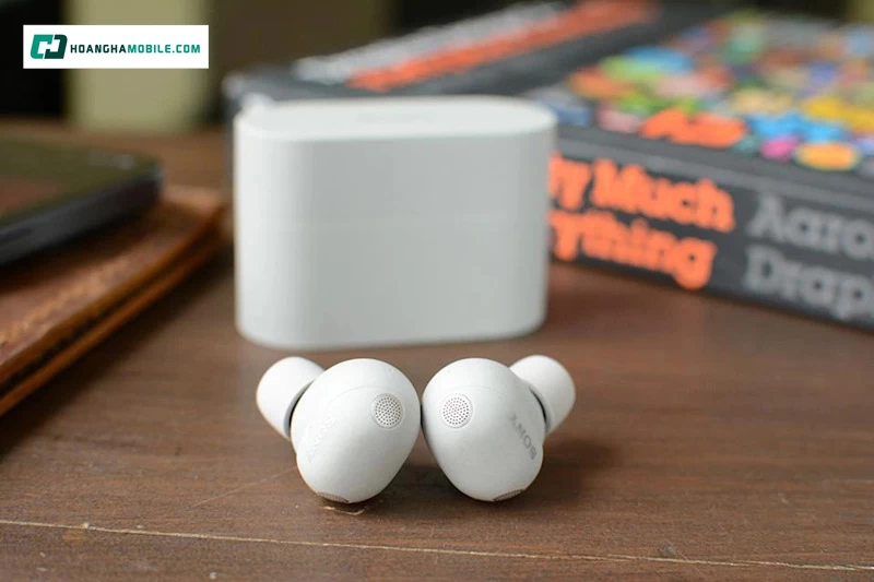 Trang bị kết nối bluetooth và mic đàm thoại. Trang bị kết nối bluetooth và mic đàm thoại.