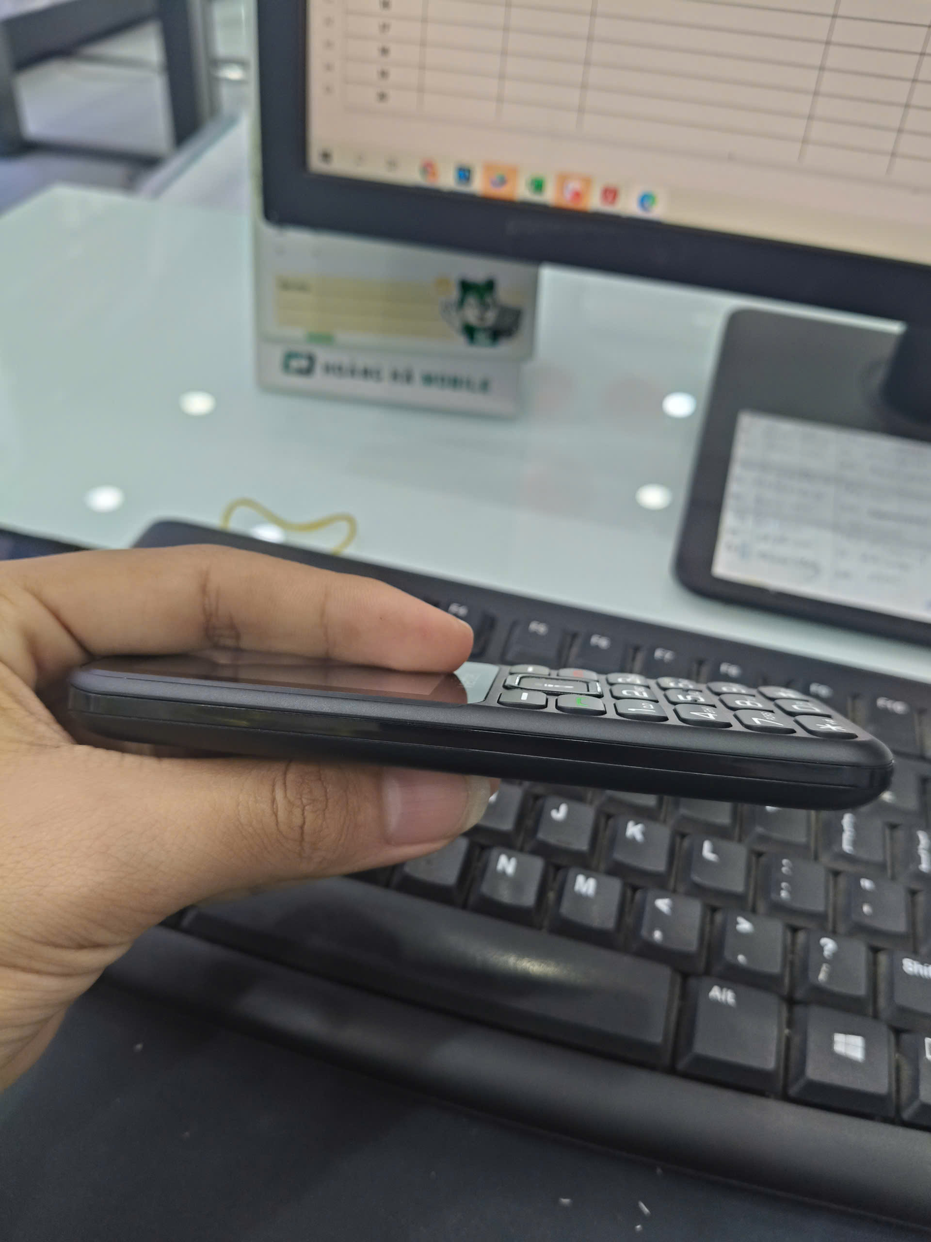 Điện thoại Viettel T2 - 4G - Chính hãng - Đen