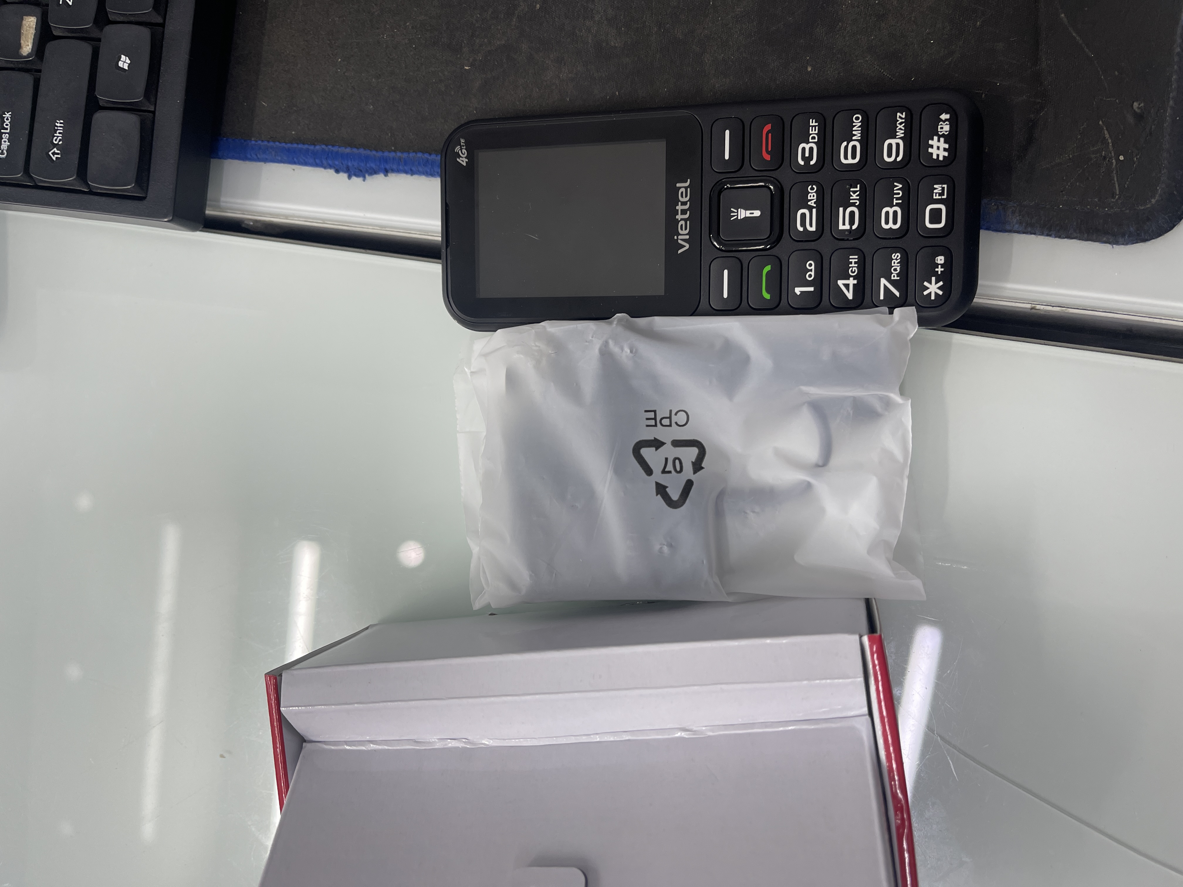 Điện thoại di động Sumo 4G T2 đen (Black