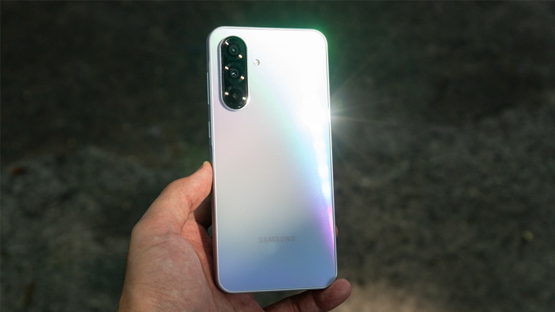 Hoàn thiện từ chất liệu nhựa cao cấp.