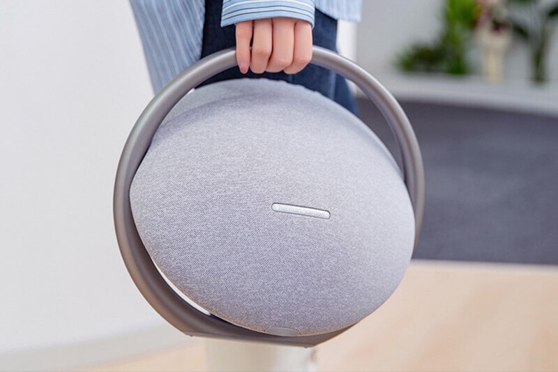 Công suất Harman Kardon Onyx 50W.