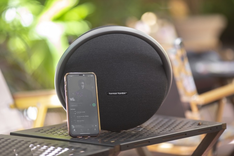 Harman Kardon Onyx Studio 7.