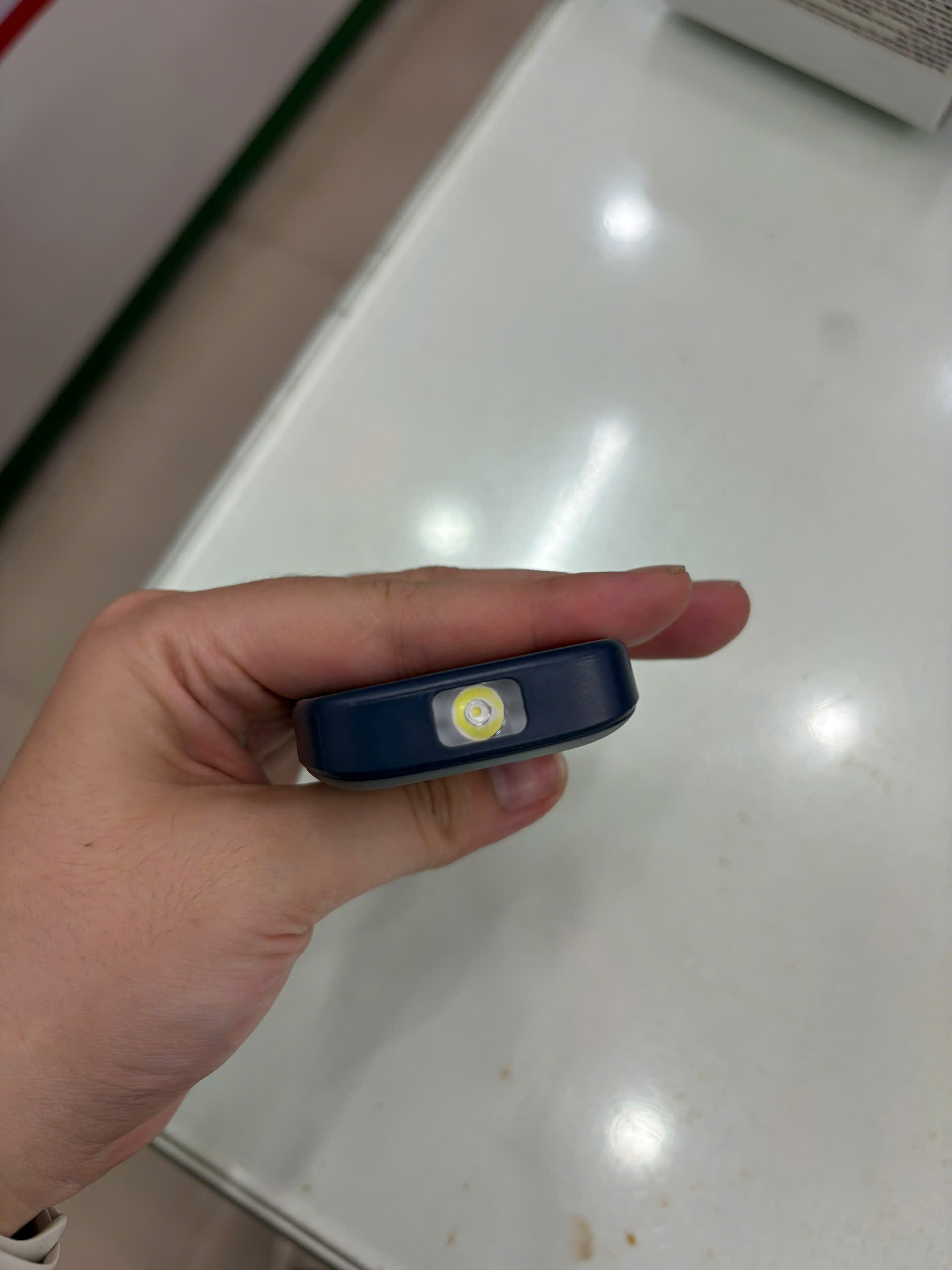 Điện thoại Xphone model Hera V9 màu Xanh đậm (Navy) - 352823211781371 - XHERAV9XD