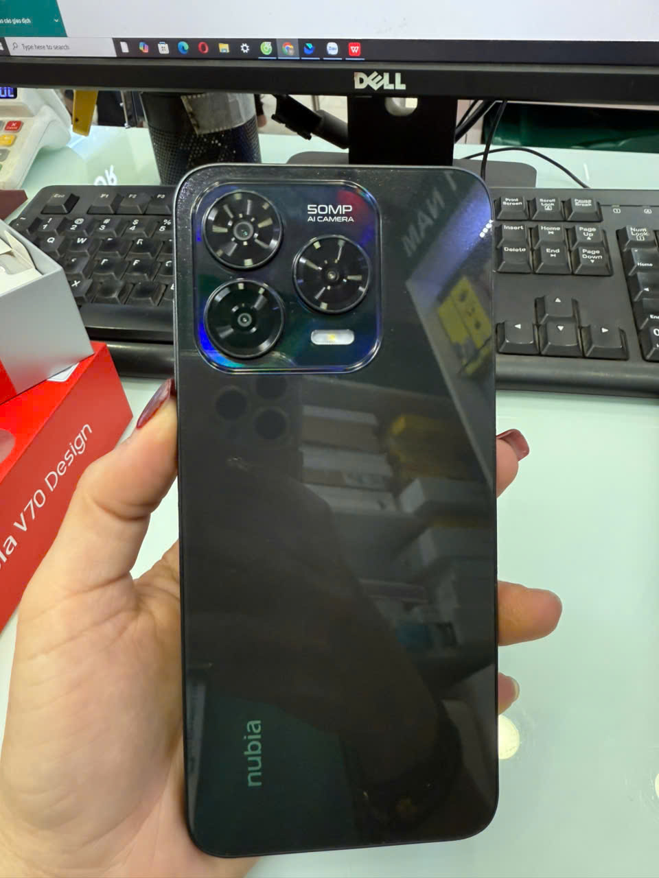 NUBIA V70 DESIGN Cũ