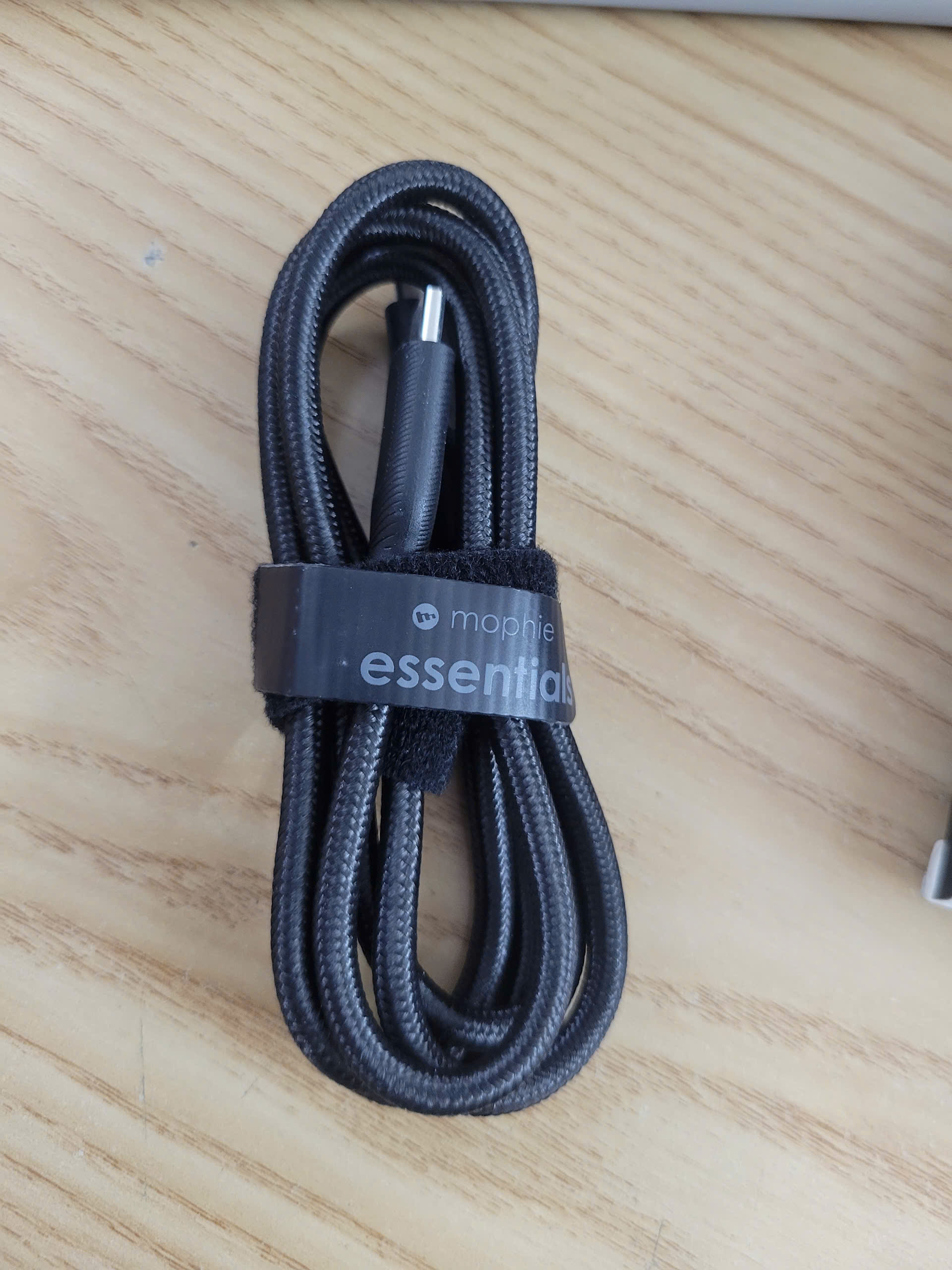 Cáp Mophie Essentials USB-C to Lightning 1M - Chính hãng Cũ