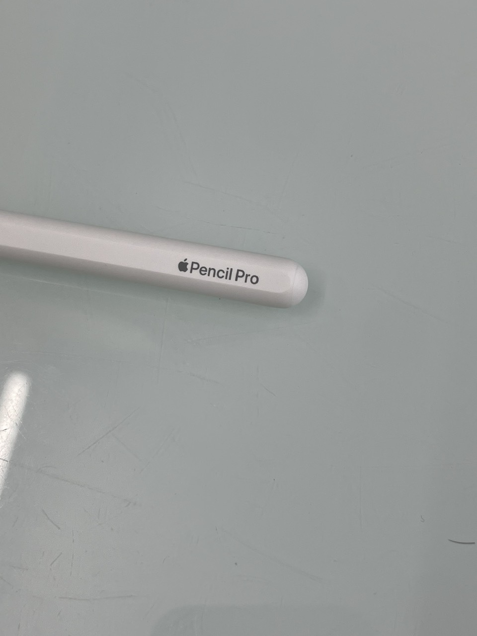 Bút cảm ứng Apple Pencil Pro_MX2D3ZP/A - SFPV32MW6J3 - MX2D3ZP