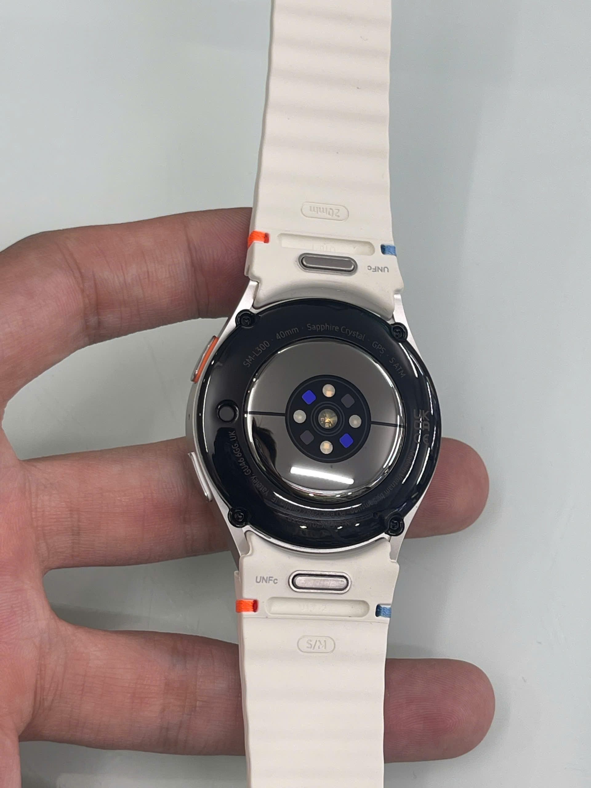 Thiết bị Bluetooth Samsung SM-L300, kem, Galaxy Watch7 40mm BT - RFAX70HTD3B - L300NZEAXXV - TBH