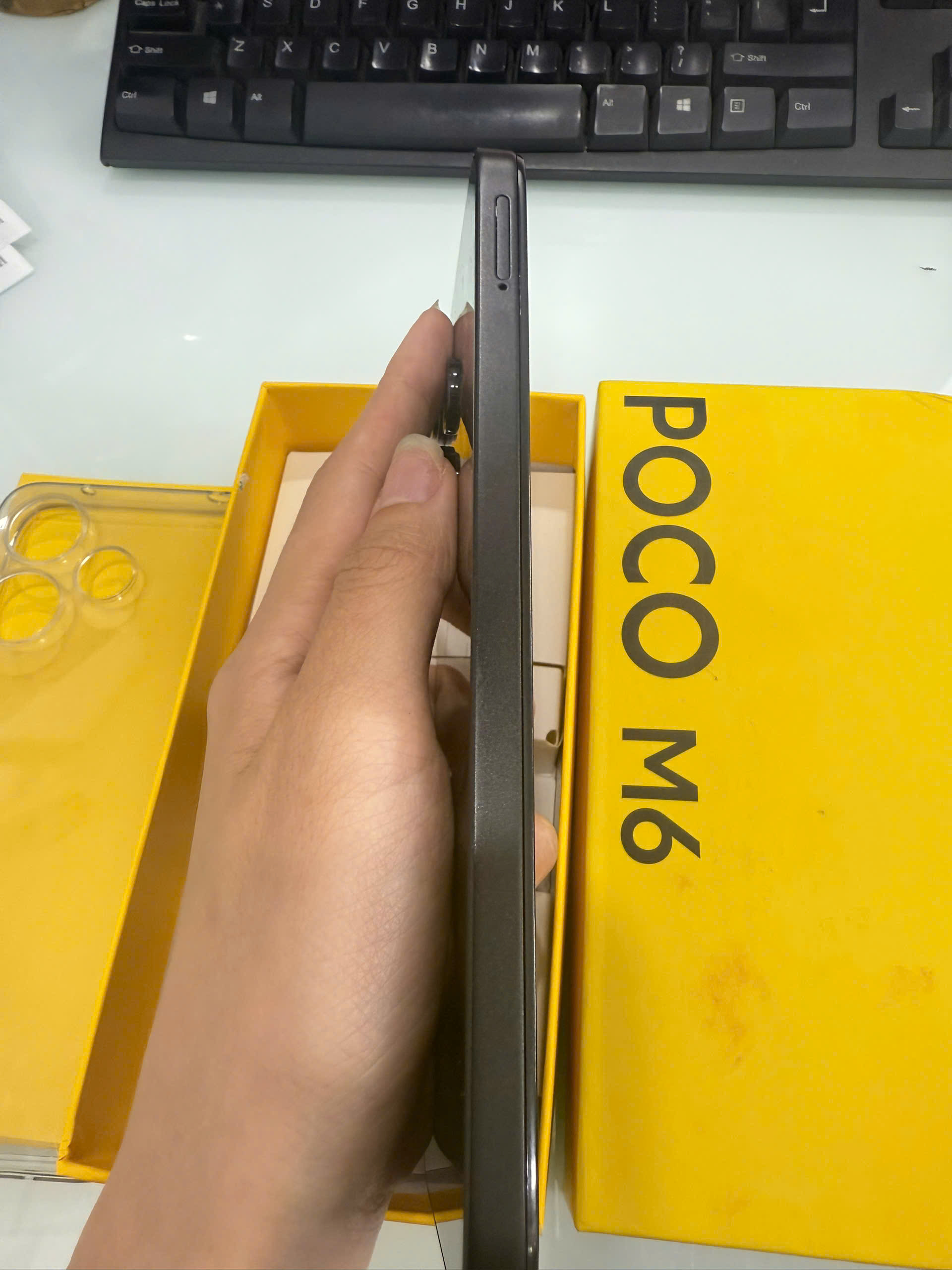 ĐIỆN THOẠI DI ĐỘNG (TEL) POCO M6 8/256GB, Đen 