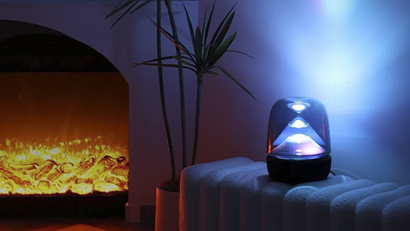 Loa Aura Studio 5 tái tạo âm thanh trong trẻo.