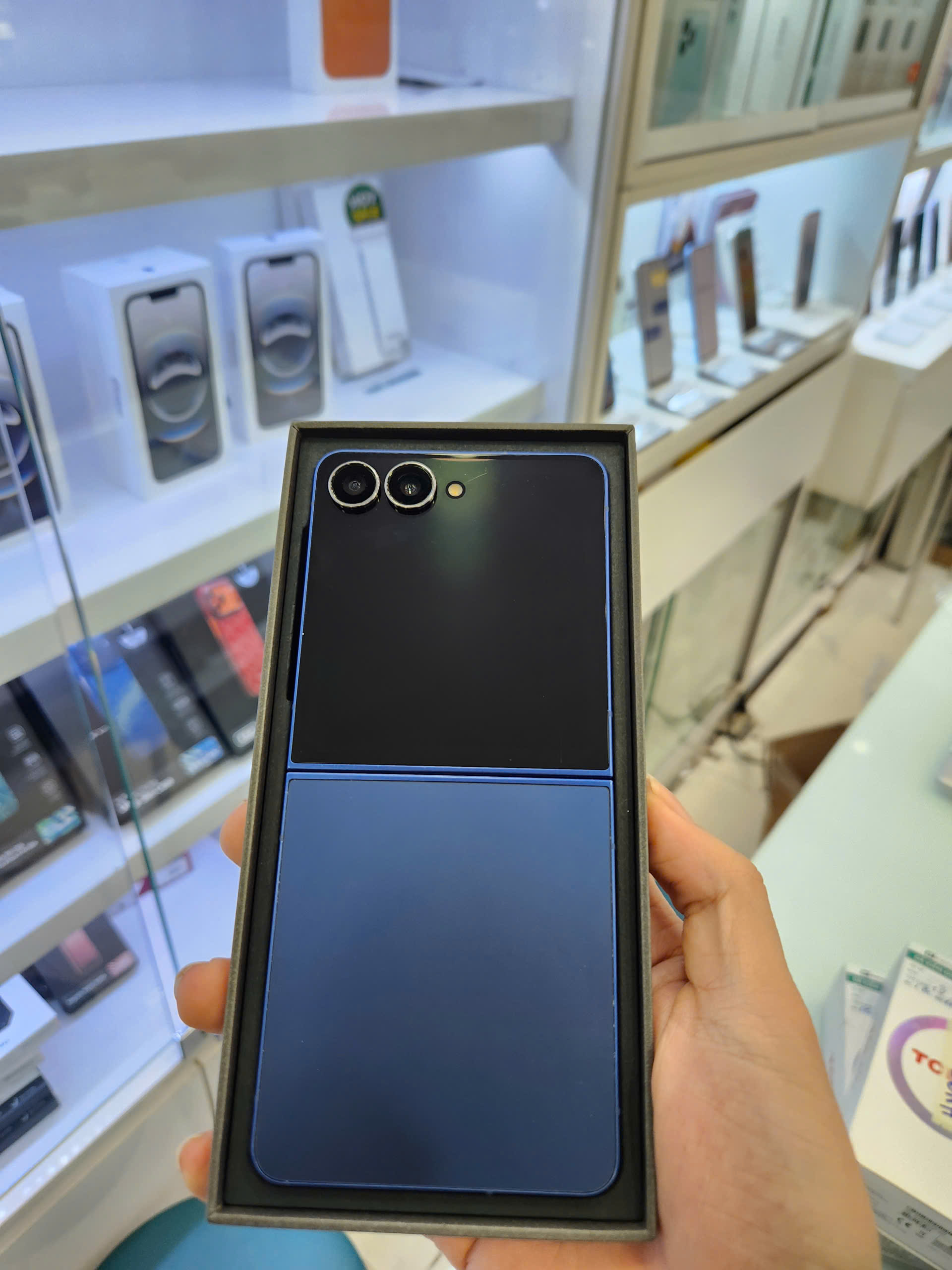 Samsung Galaxy Z Flip7 5G 12GB/256GB Cũ