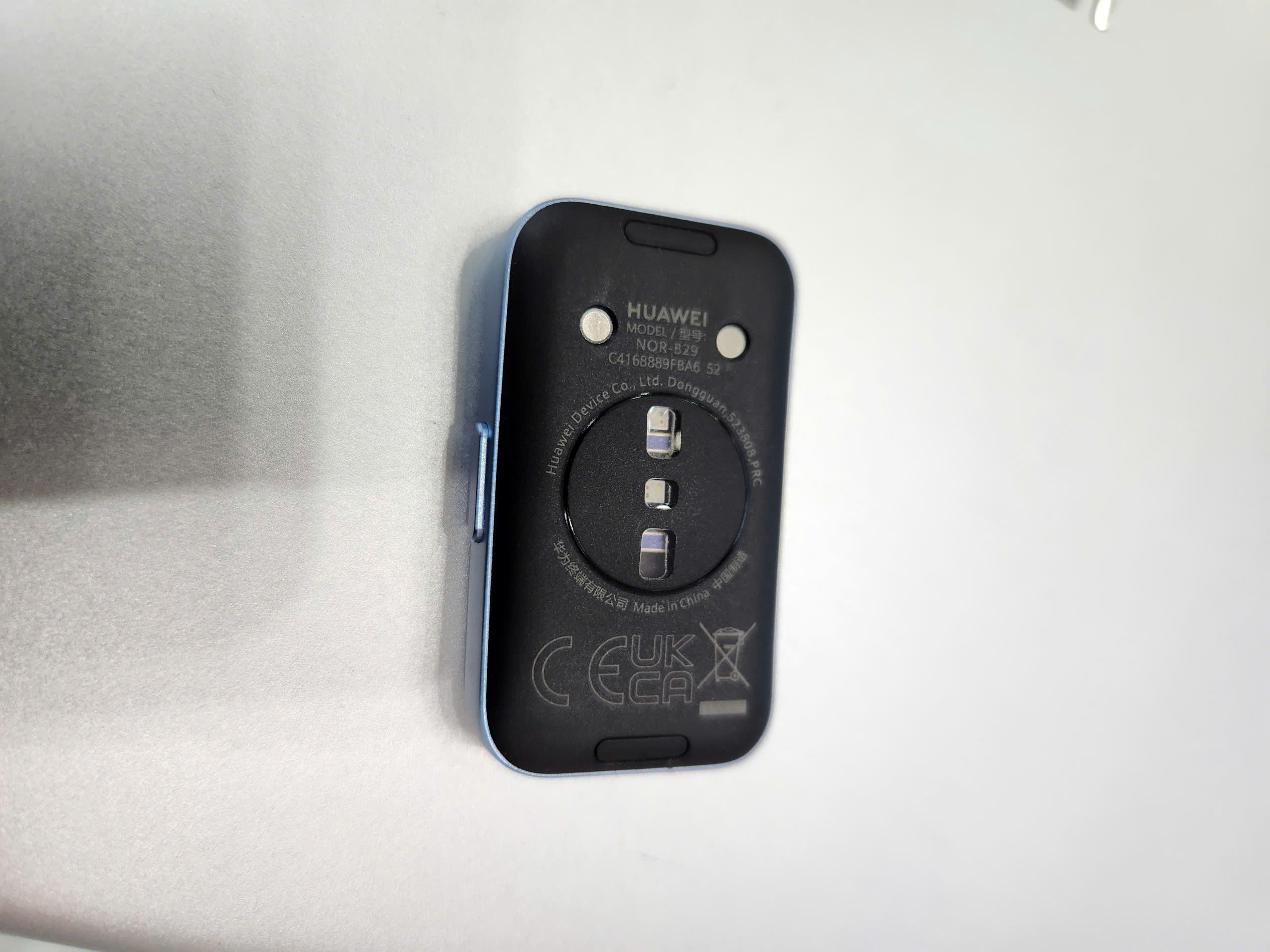  Vòng đeo tay thông minh Huawei Band 10 - Khung viền hợp kim nhôm Cũ