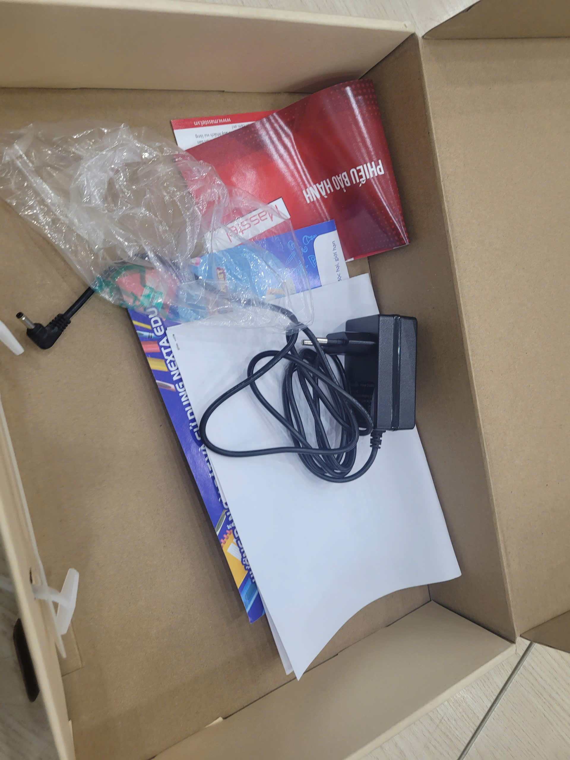 Máy tính xách tay Masstel E140, N4120/4GB/128GB/14HD/Win10/Xám - 261021148125747 - E140G