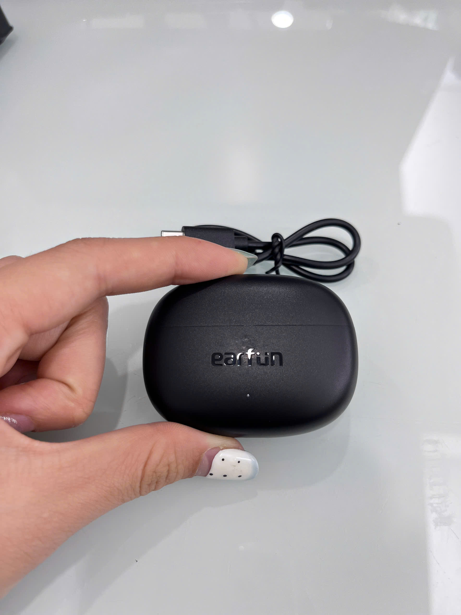 Tai nghe bluetooth hiệu Earfun, model Air Life, Màu đen - ETJB13031001001