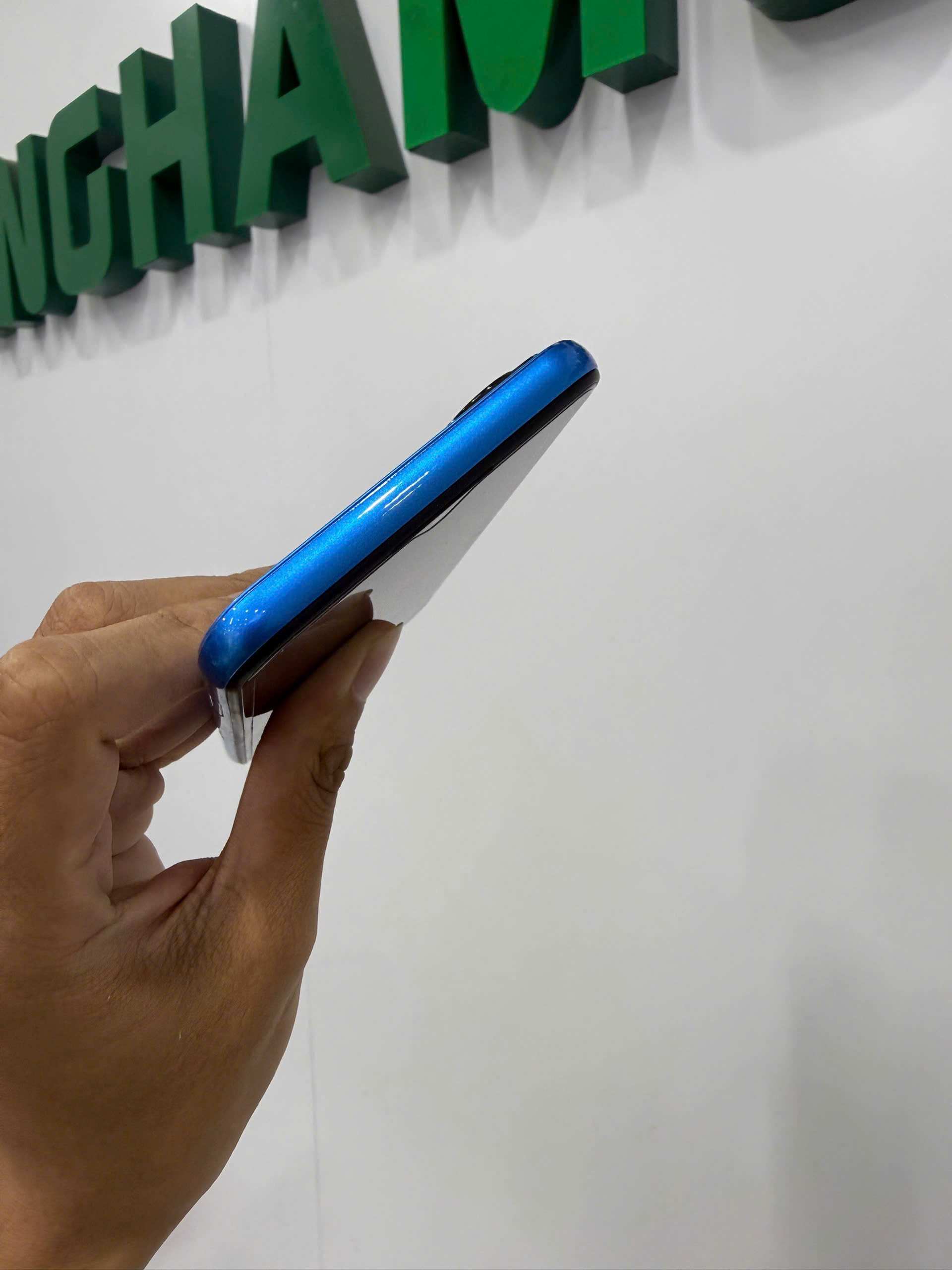 Điện thoại di động HTC Wildfire E3 lite (4GB/64GB) - Xanh (Blue)