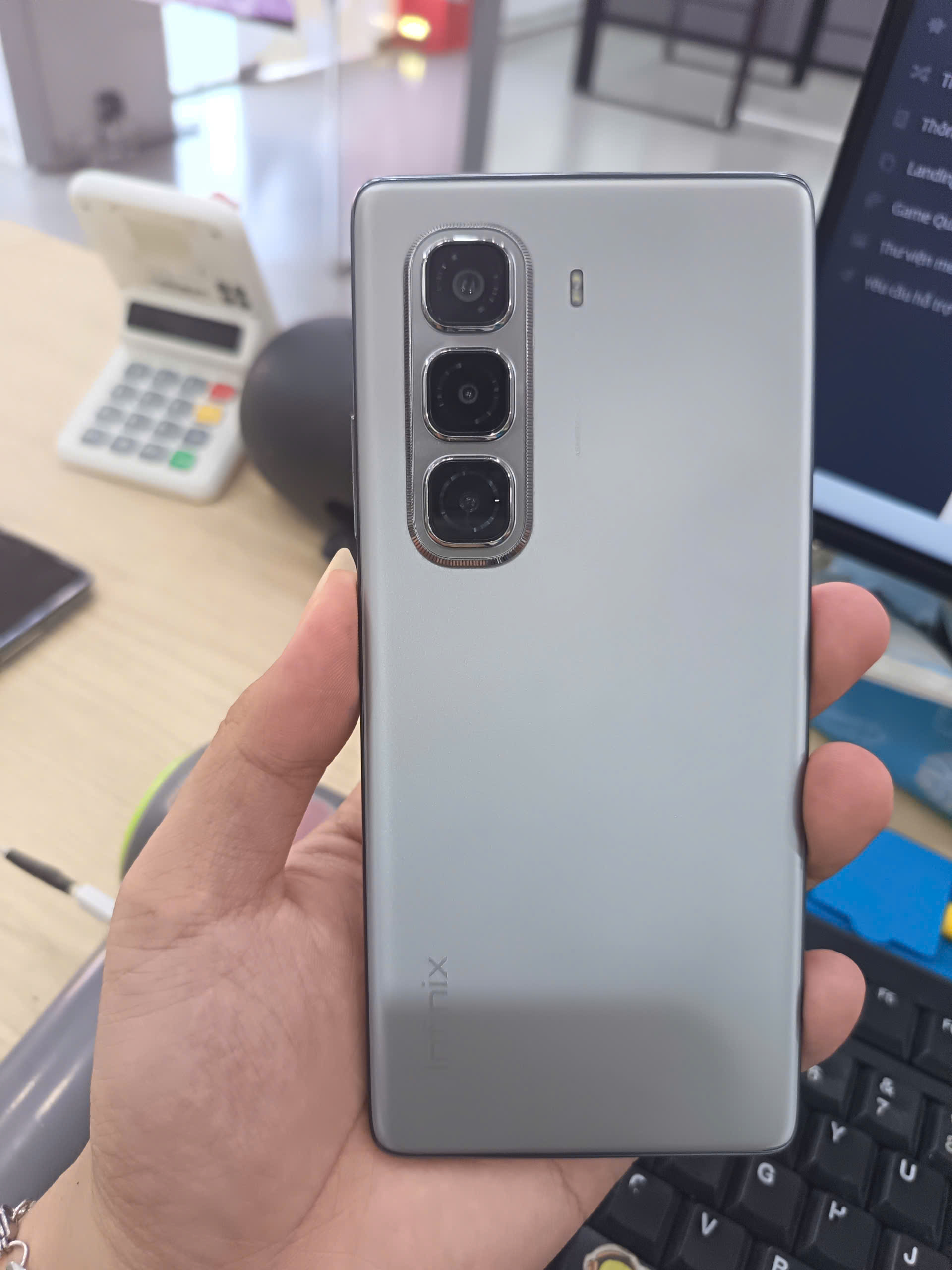 Điện thoại di động Infinix X6880 (Infinix Hot 50 Pro+ 256+8), màu Xám Titan