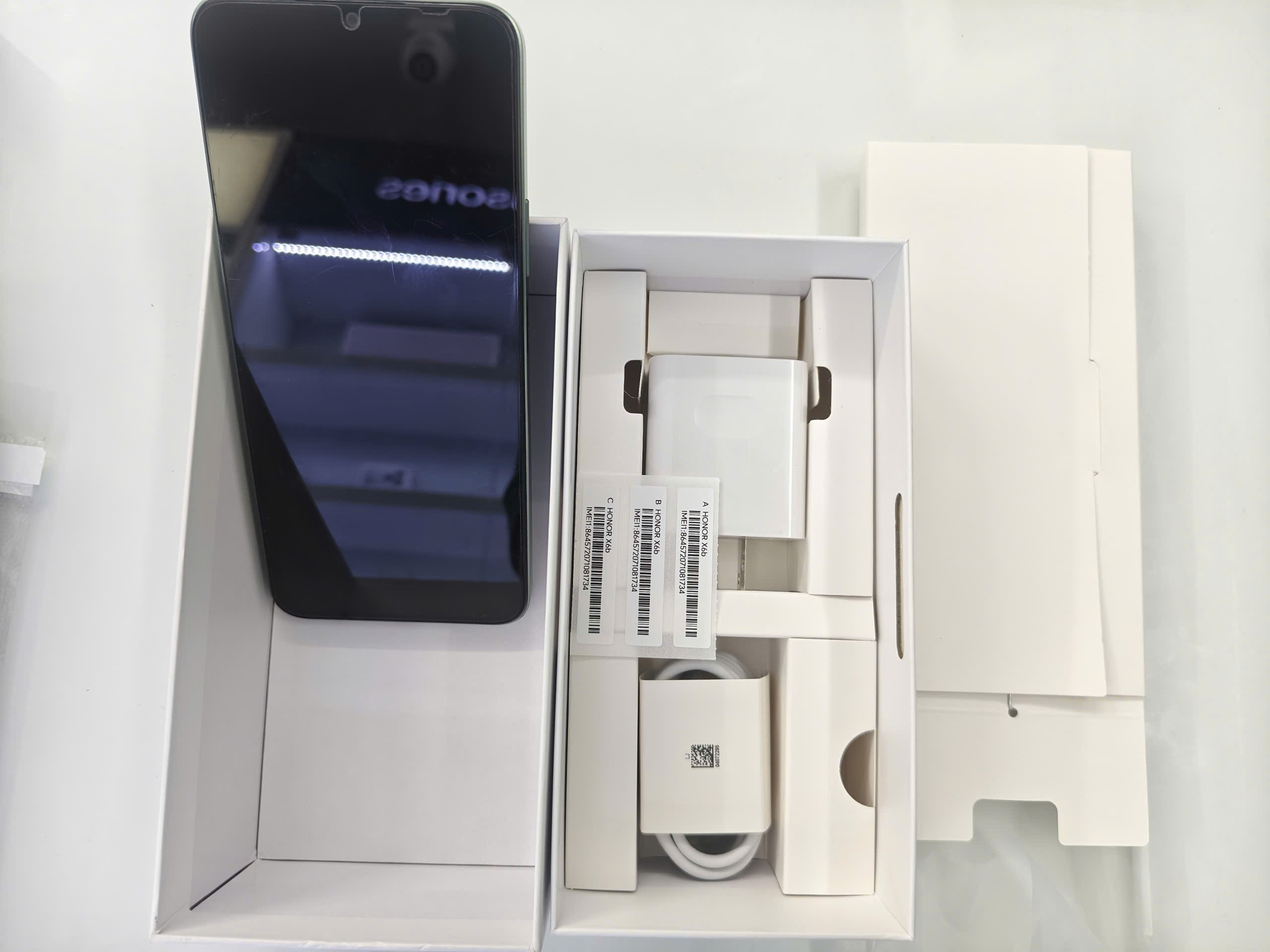 Điện thoại thông minh Honor X6b (6+128GB) - TN - 864572071081734 - JDYLX2ZTN