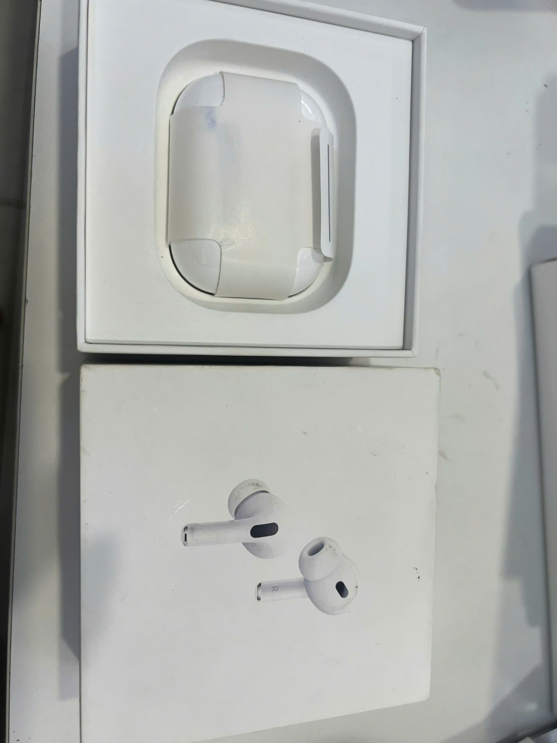 Tai nghe Bluetooth Apple AirPods Pro 2 2023 USB-C - MTJV3ZP/A - sh77ky9xfqd - MTJV3ZP
