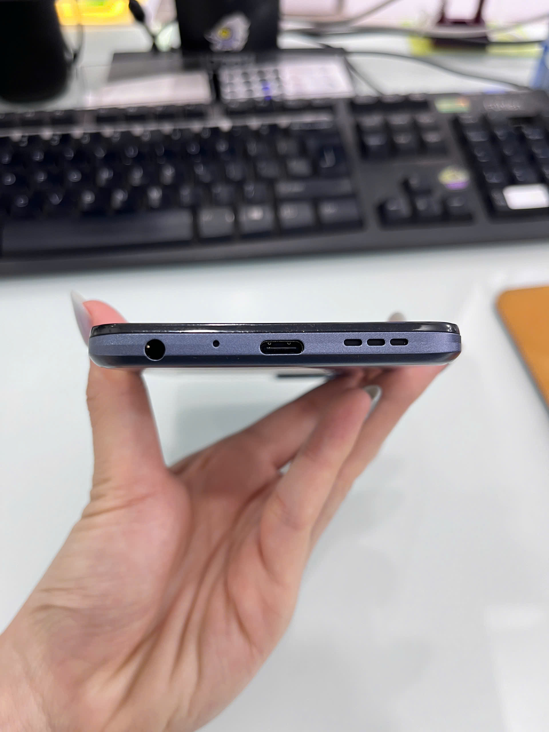 Điện thoại di động TCL 40SE T610K (4+128GB) - Demo (Dark Gray) T610K-2ALCVN12 - 354083953818877 - TCL40SEZTN