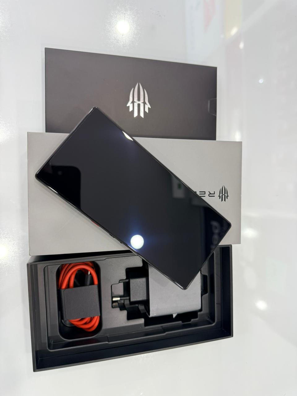 Điện thoại Gaming REDMAGIC 10 PRO 16GB/512GB Bản Quốc Tế - Xám Chạng Vạng (Dusk)