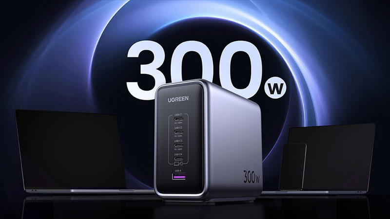 Củ sạc có tổng công suất lên đến 300W.