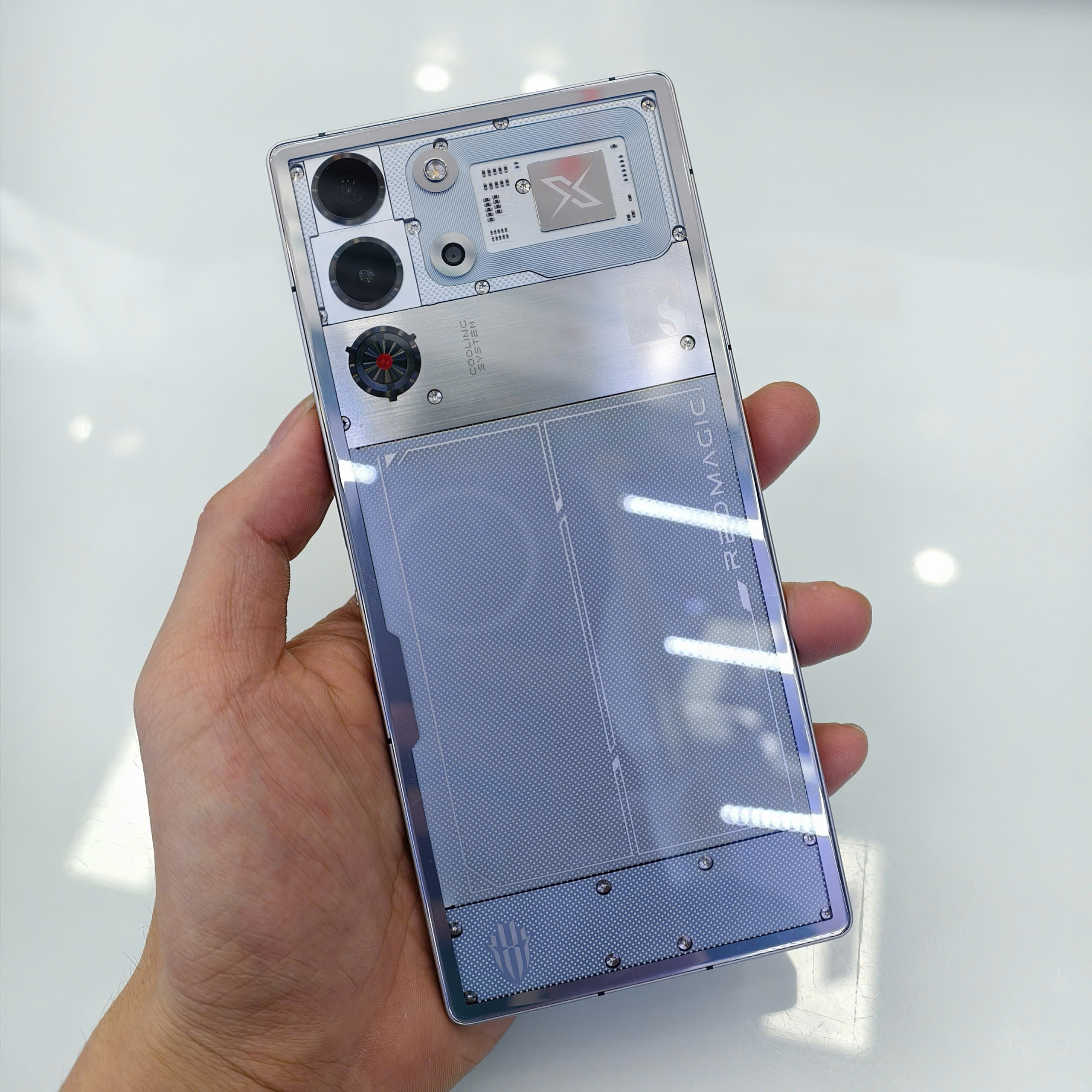 Điện thoại Gaming REDMAGIC 10 PRO 16GB/512GB Bản Quốc Tế - Bạc Ánh Trăng (Moonlight) 