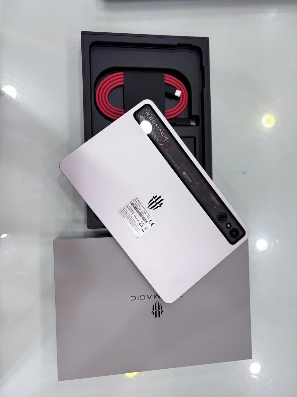 Máy tính bảng REDMAGIC Astra Gaming 12GB 256GB Chính Hãng - Bạc (Starfrost) - NP05J12S - PDNP05J000102379 - NP05J12S