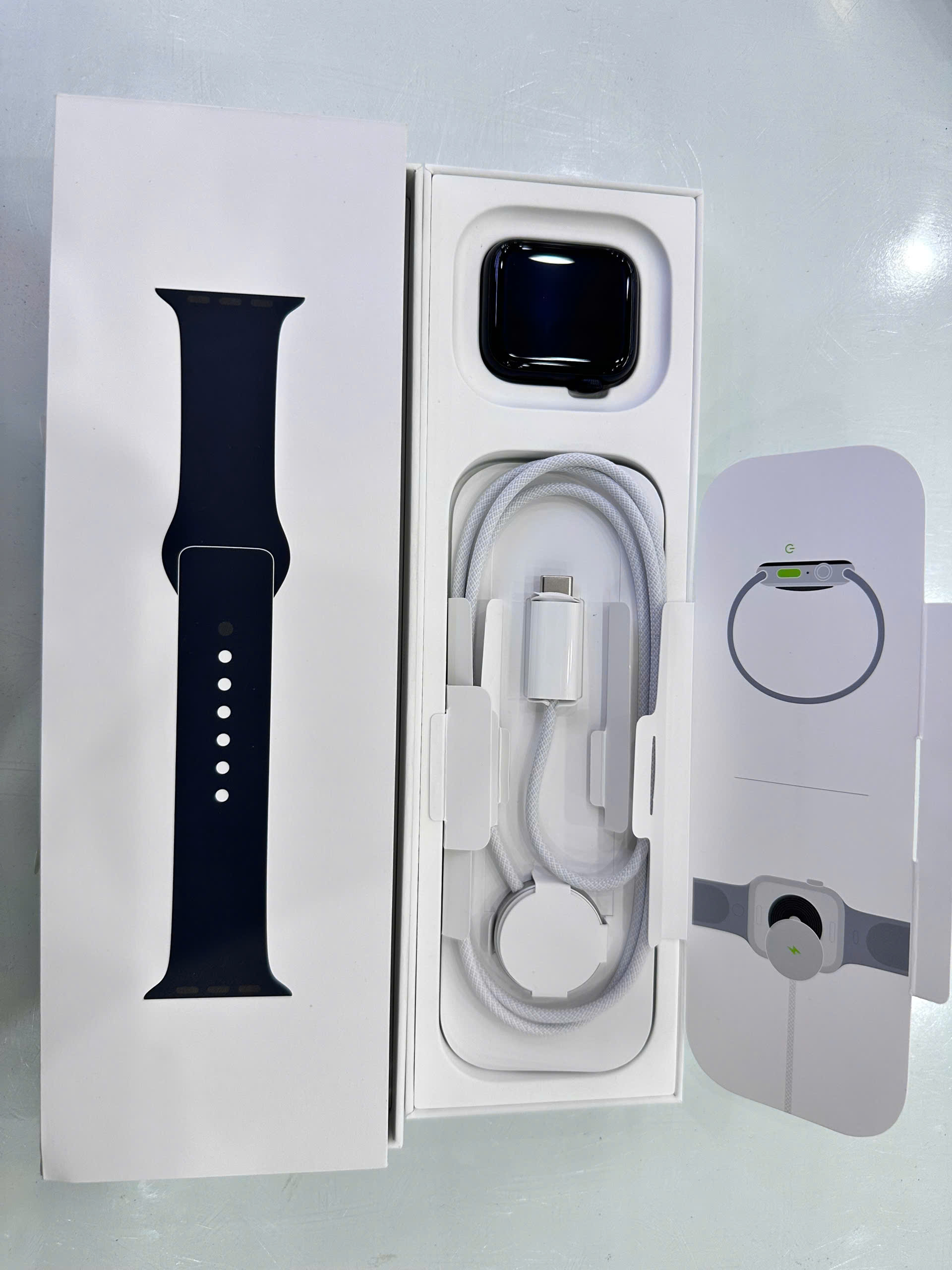 Apple Watch SE 3 GPS + Cellular 40mm Midnight Aluminium Case with Midnight Sport Band - S/M_MEP94SA/A