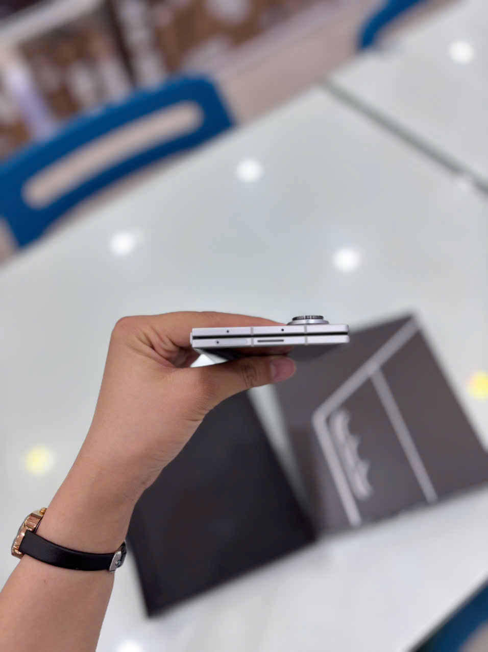 ĐTDĐ Samsung Fold7 SM-F966B,512GB,Xám Bạc - 350144375840552 - F966BZSGXXV