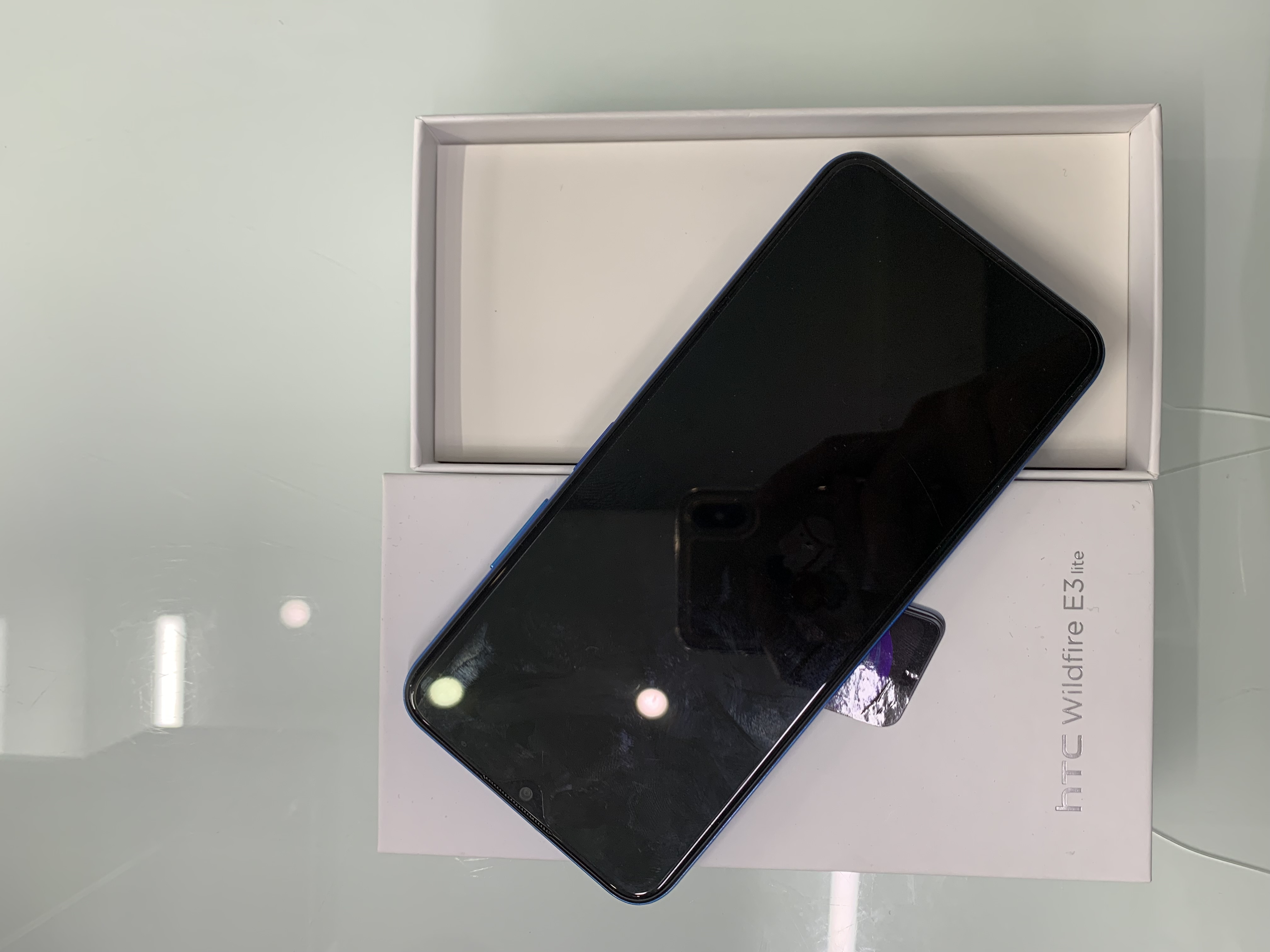 Điện thoại di động HTC Wildfire E3 lite (4GB/64GB) - Xanh (Blue)